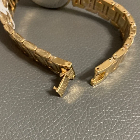 Montres Prestige X Invicta Gold toned with jeweled accents MPW 0205 33MM womens - Picture 5 of 5